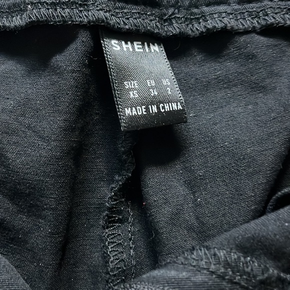 Shein black cargo pants. - Picture 2 of 3